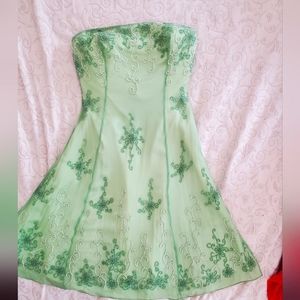 Papell Boutique Evening Beaded Dress Size 4